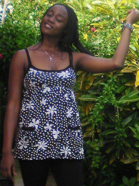 Date this hard body Senegal girl Oliviamustfa from Dakar SN134