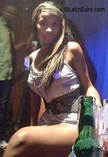 Date this hard body Dominican Republic girl Sofia from Santo Domingo DO8256