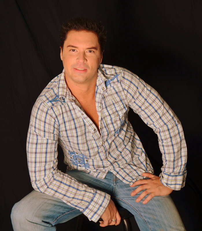 Date this athletic United States man Ken from Clifton US10689