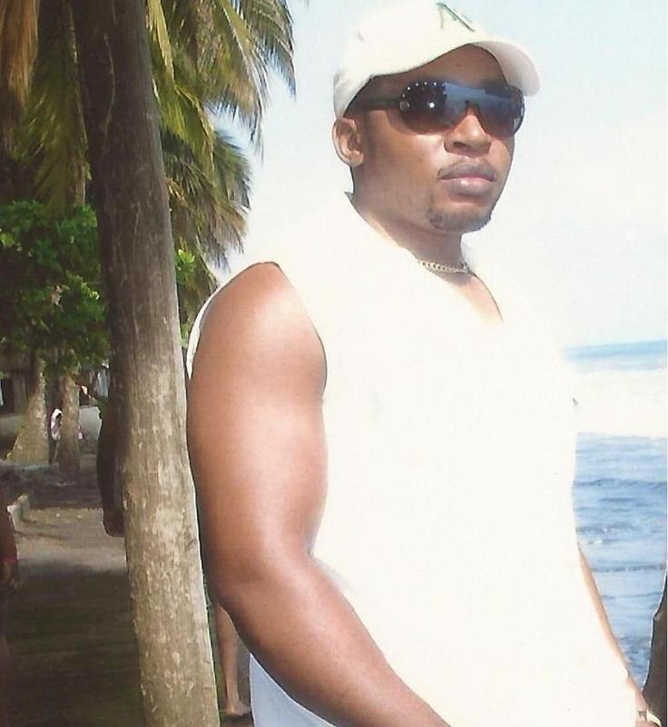Date this foxy Cameroon man Maitre from Douala CM114