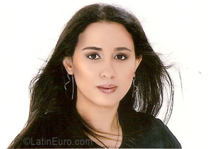 Date this pretty Brazil girl Thais from Curitiba BR5825
