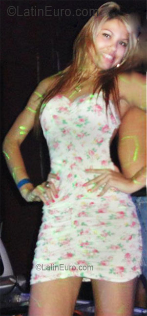 Date this sensual Brazil girl Dayane from Goiania BR5841