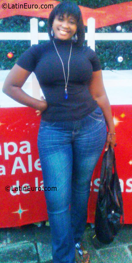 Date this charming Dominican Republic girl Orfes from Santo Dominigo DO39905