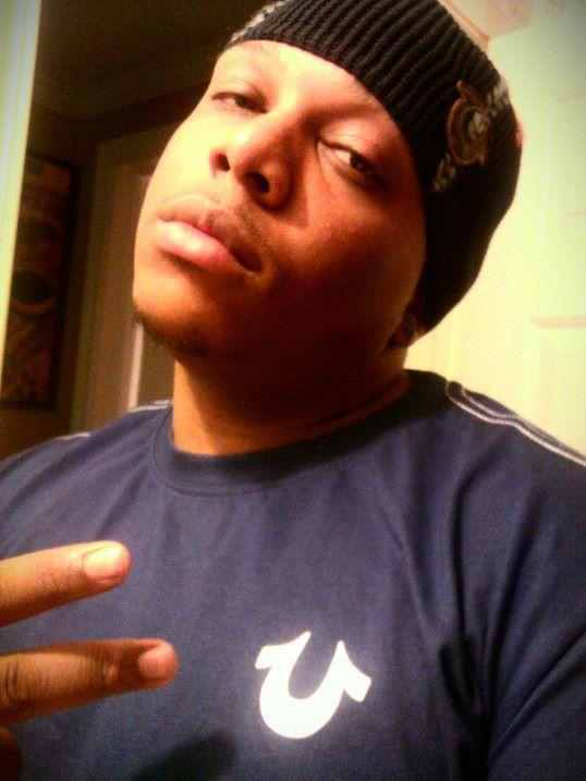 Date this foxy United States man Yiaya86 from Miami US10790