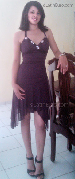 Date this exotic Dominican Republic girl Aurelky from Santo Domingo DO8497