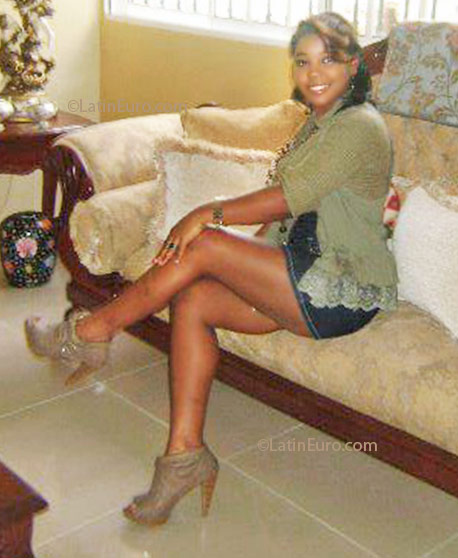 Date this charming Dominican Republic girl Elisabeth from Santo Domingo DO8525