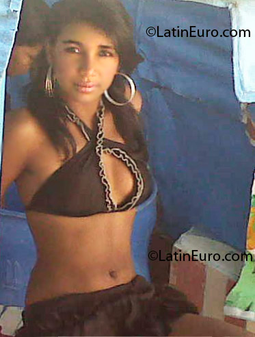 Date this tall Dominican Republic girl Bella from La Vega DO8534