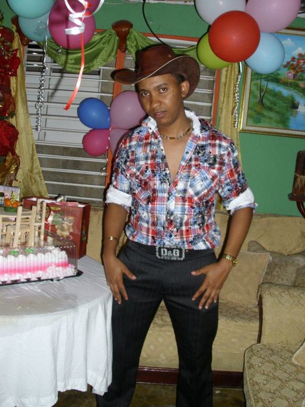 Date this georgeous Dominican Republic man CRISTHIAN from Santiago DO8576