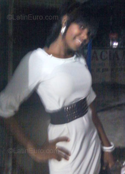 Date this delightful Dominican Republic girl Pamela from Santo Domingo DO8581