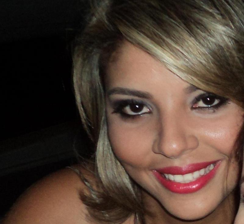 Date this sultry Brazil girl Aline from Goiania BR5904