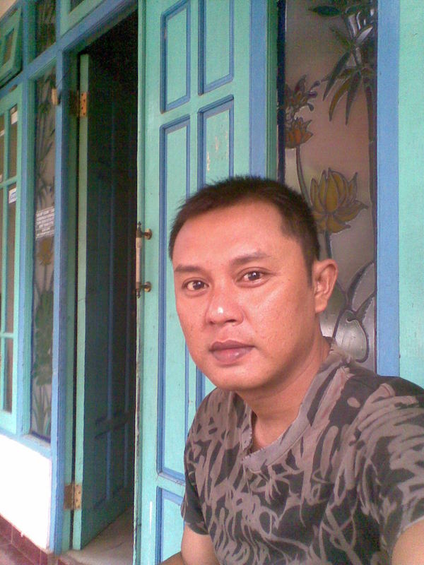 Date this fun Indonesia man Ade from Banjarmasin US10956