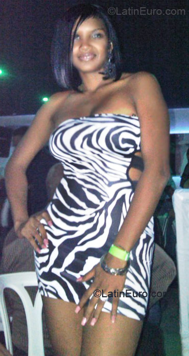 Date this fun Dominican Republic girl Cleopatra from Santo Domingo DO8663