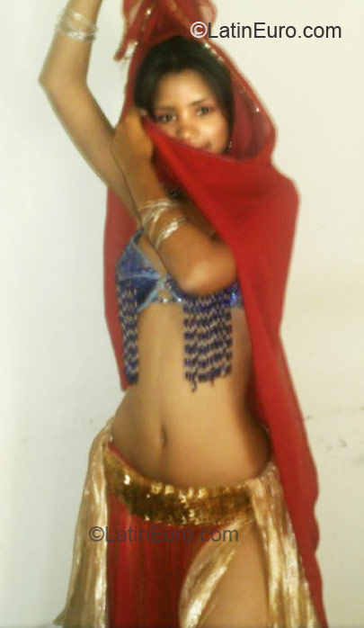 Date this charming Dominican Republic girl Dang from Santo Domingo DO8672