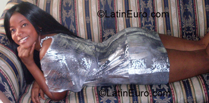 Date this voluptuous Colombia girl Aura Nelly from Palmira CO7588