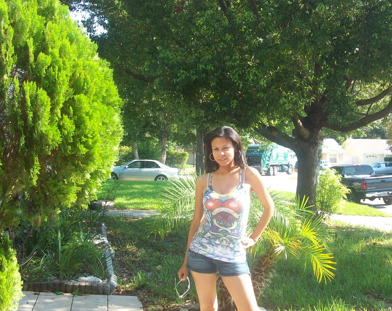 Date this happy United States girl Catherinede from Orlando US10989