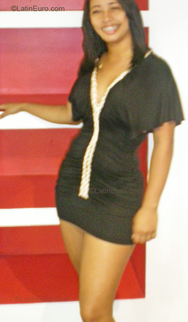 Date this georgeous Dominican Republic girl Katty from Santo Domingo DO8725