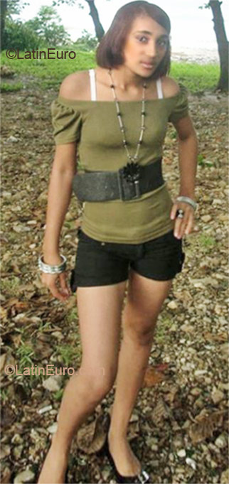 Date this hot Dominican Republic girl Lisbesth from Santo Domingo DO8727