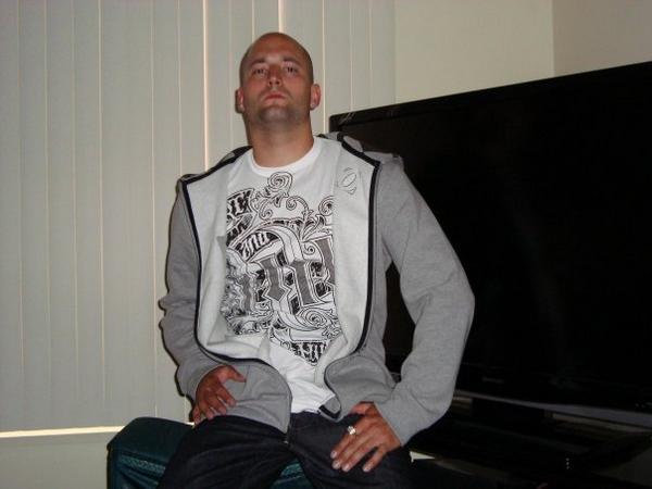 Date this beautiful Canada man Dee32army from Vancouver CA431
