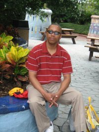 Date this voluptuous Netherlands Antilles man Lindley from Curacao AN8