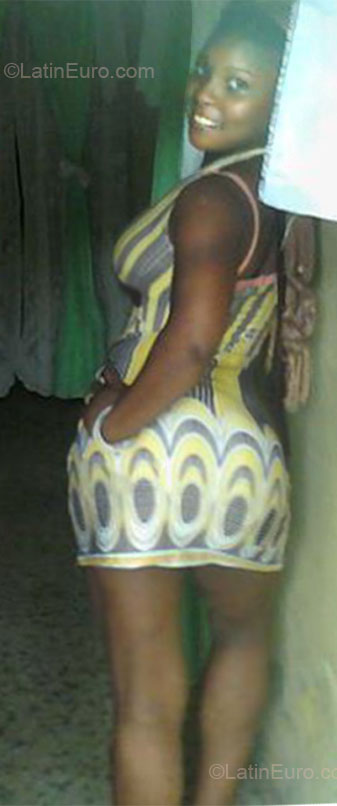 Date this fun Dominican Republic girl Iris from La Vega DO8807