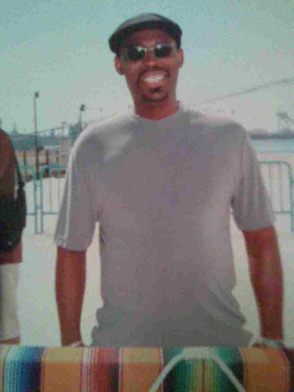 Date this nice looking United States man Amos from Fresno US11069