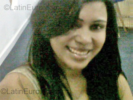 Date this foxy Dominican Republic girl Kenia from Santo Domingo DO8953