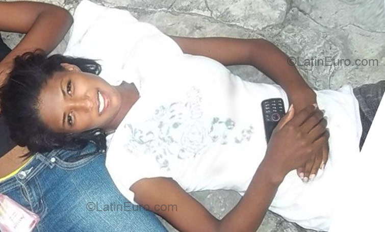 Date this charming Dominican Republic girl Luisana from Santo Domingo DO8970