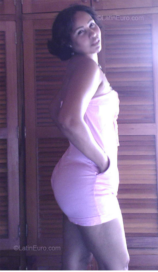Date this charming Colombia girl Anna from Bogota CO7731