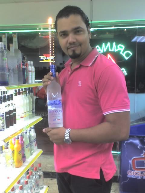Date this tall Dominican Republic man Ricardo from Santo Domingo DO9067