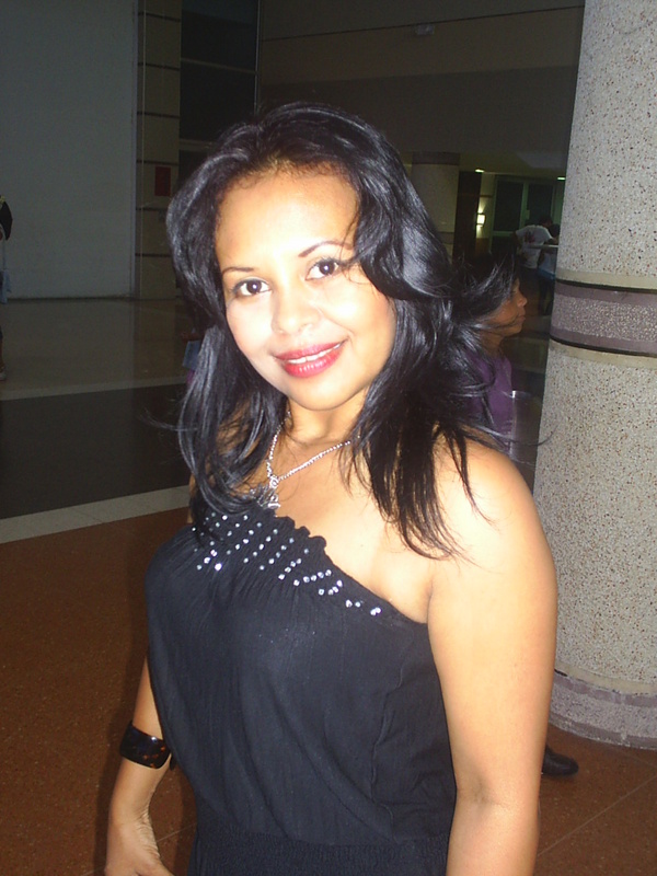 Date this gorgeous Colombia girl Tania from bogota CO7796