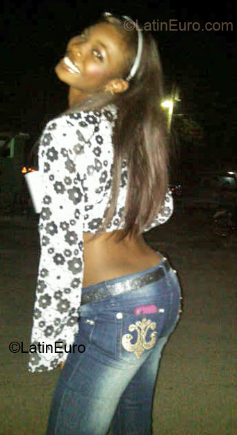 Date this foxy Dominican Republic girl Estefani2 from Santo Domingo DO9118