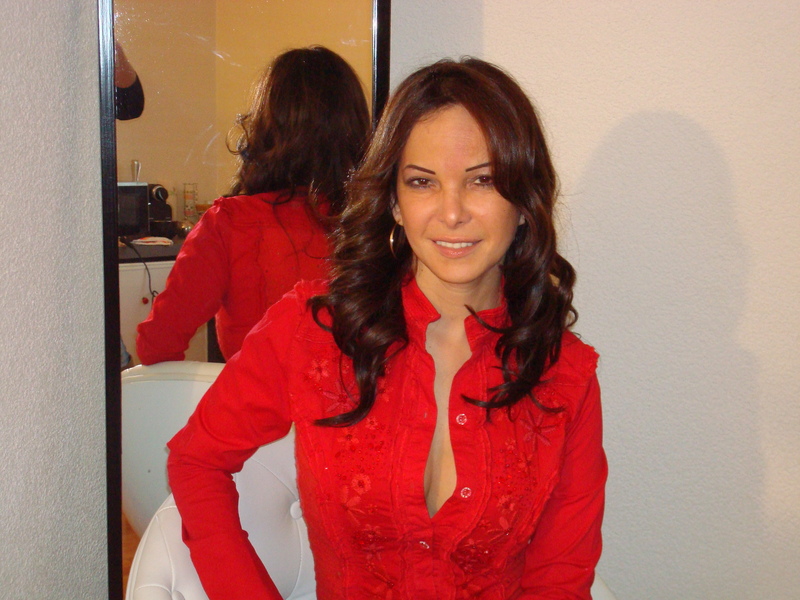 Date this athletic Colombia girl Eliana72 from Zuerich CO7825