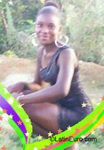 Date this voluptuous Jamaica girl Aneik from Kingston JM338