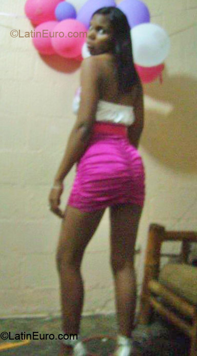 Date this exotic Dominican Republic girl Ruth Esther from Santo Domingo DO9169
