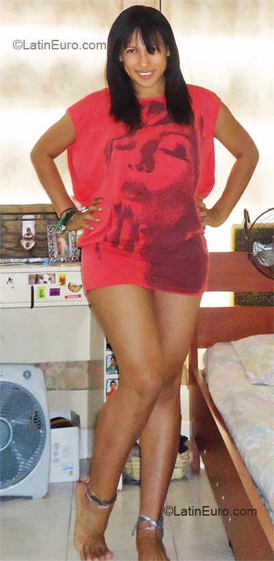 Date this nice looking Colombia girl Ligya from Cali CO7888