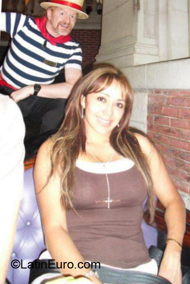 Date this charming Colombia girl Sandra from Bogota CO7911
