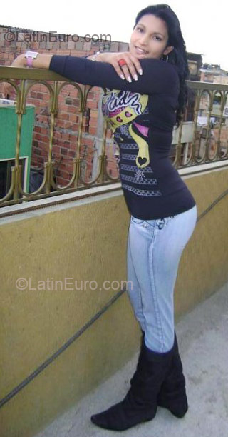 Date this sultry Colombia girl Andrea from Bogota CO7921