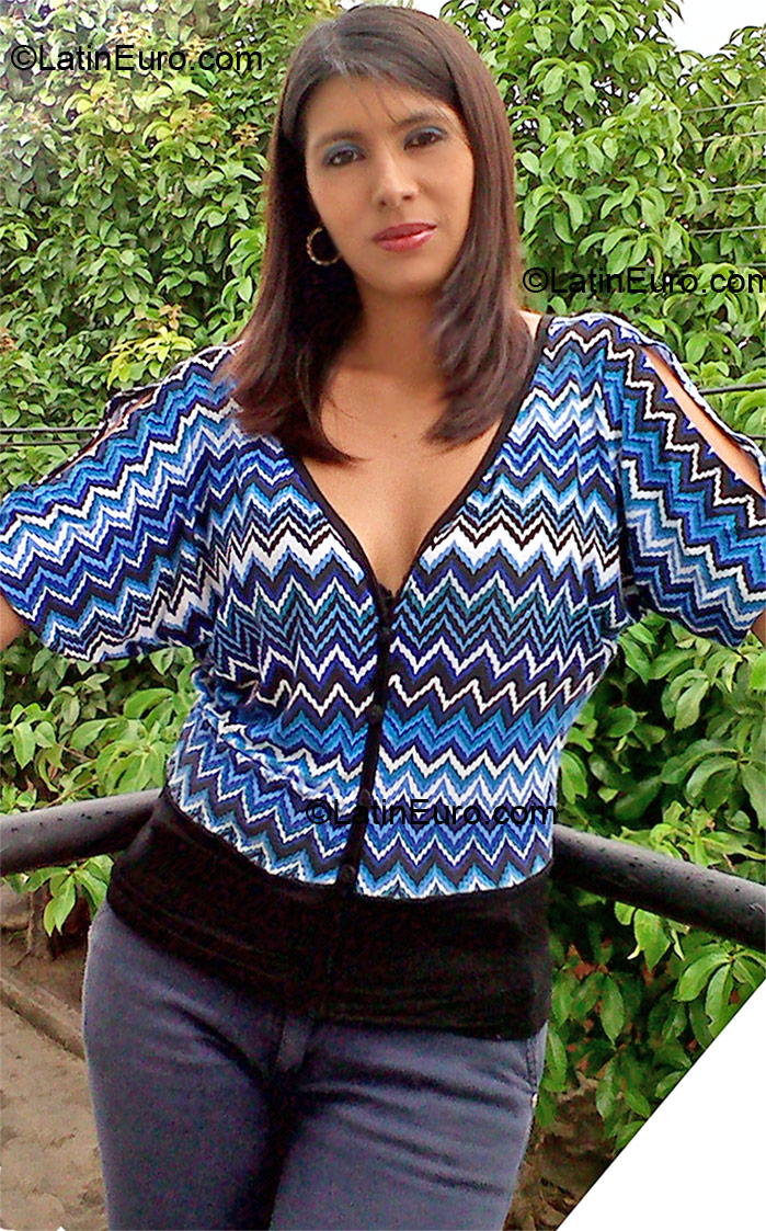 Date this good-looking Colombia girl Jenny from Yopal CO9055