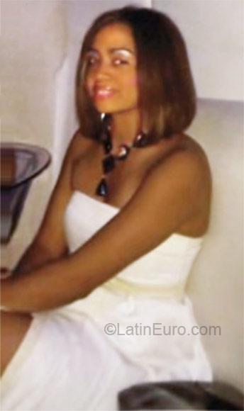 Date this voluptuous Dominican Republic girl Hilda from Santo Domingo DO9259