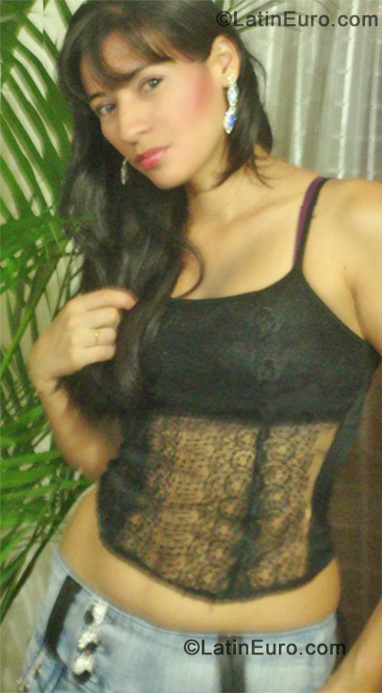 Date this fun Colombia girl Alemar from Medellin CO7955