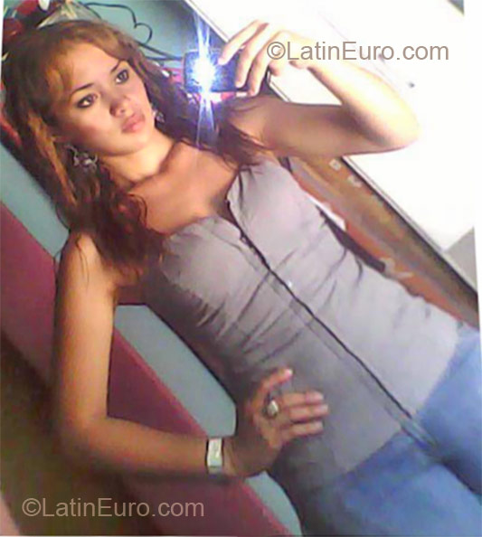 Date this sensual Honduras girl Nancy from Tegucigalpa HN405