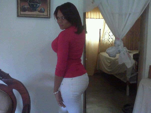 Date this pretty Dominican Republic girl Leydi from Montecristi DO9297