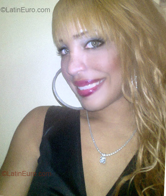 Date this beautiful Dominican Republic girl Erika from Mao Valverde DO9591