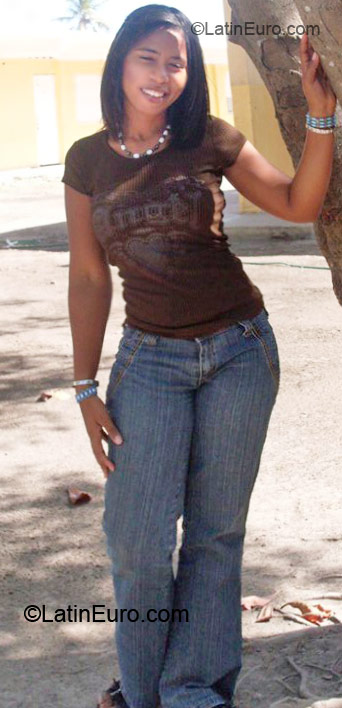 Date this sultry Dominican Republic girl Sandra from San Pedro De Macoris DO9329