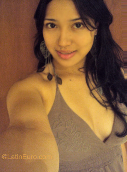 Date this charming Colombia girl Veronik from Pereira CO8031