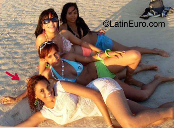 Date this hot Dominican Republic girl Dani from Santo Domingo DO9449