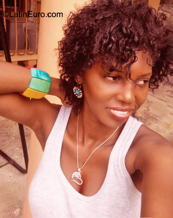 Date this pretty Dominican Republic girl Yoselyn from Santo Domingo DO9388
