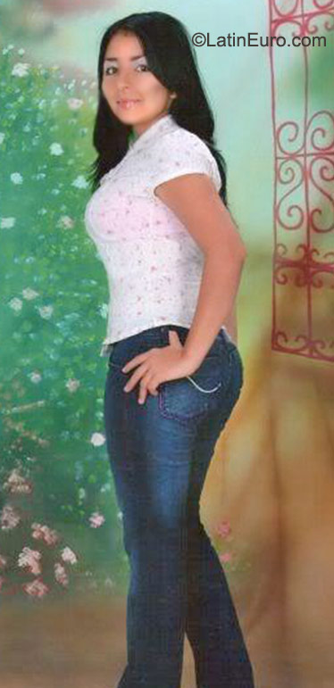 Date this gorgeous Colombia girl Sandra from Cali CO8100