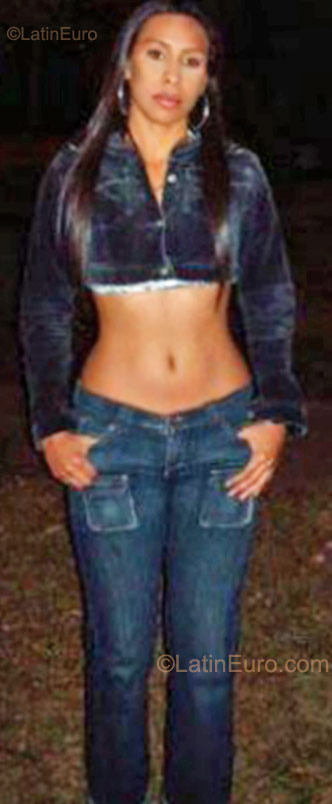 Date this sultry Colombia girl Dicat from Popayan CO8110