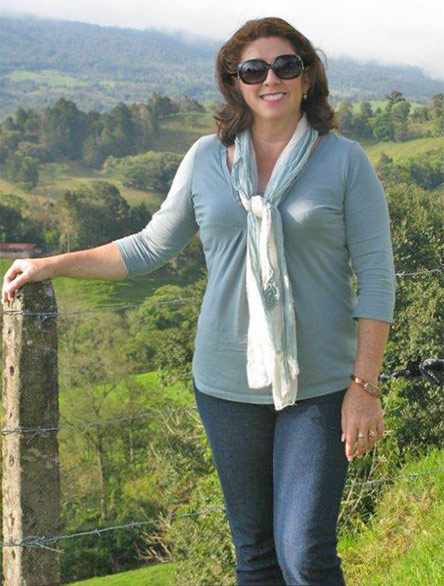 Date this attractive Costa Rica girl Ana from Mercedes CR96